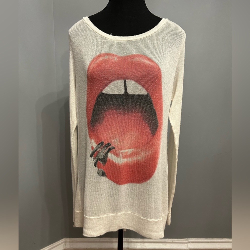 Lauren Moshi Cream and Red Lip Piercing Lightweight Sweater, size M